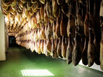 Why are Spanish hams hung?